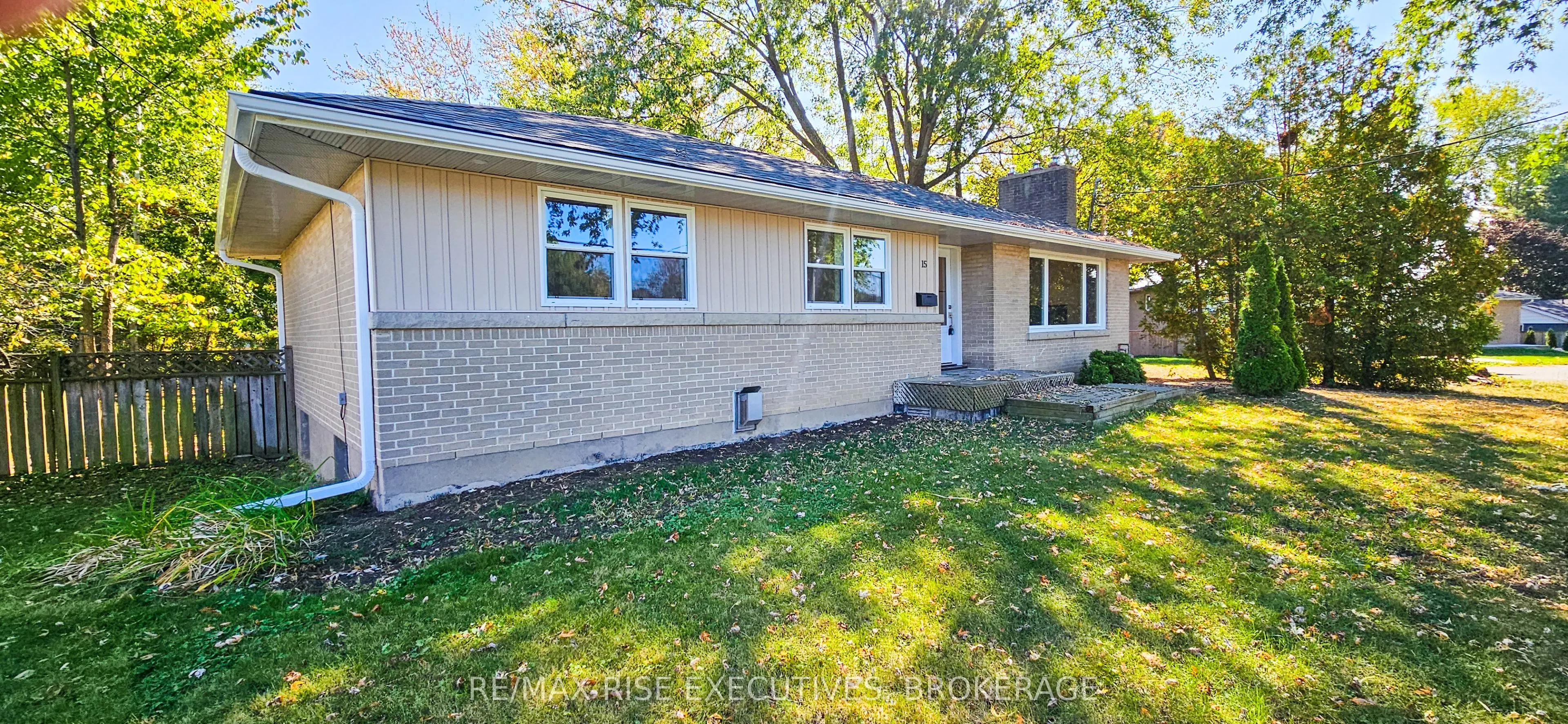15 Loyalist Avenue