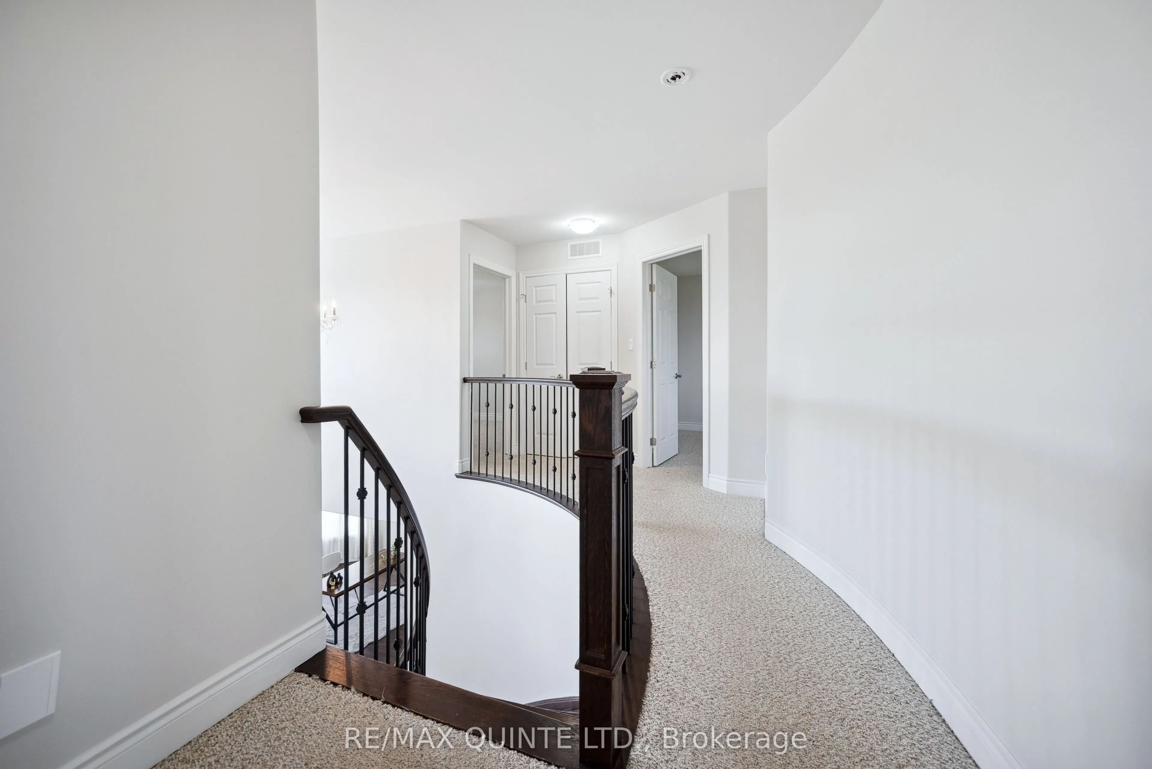 91 Hampton Ridge Drive E