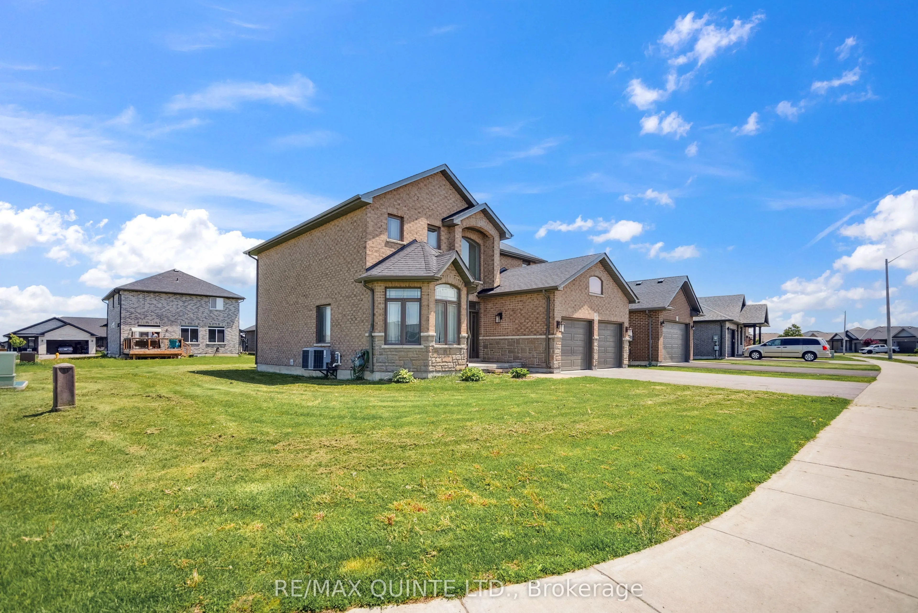 91 Hampton Ridge Drive E