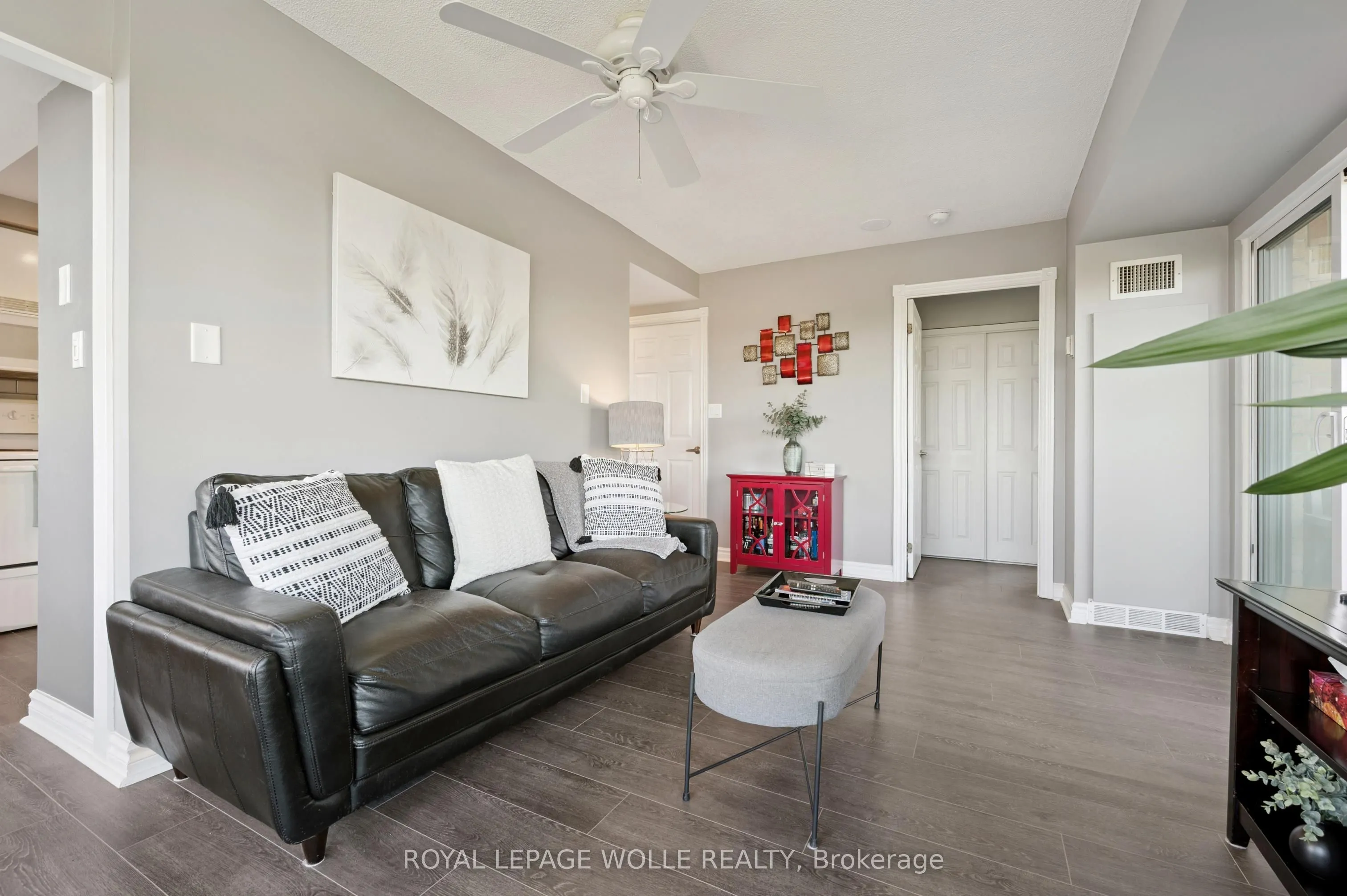 237 King Street W, #703