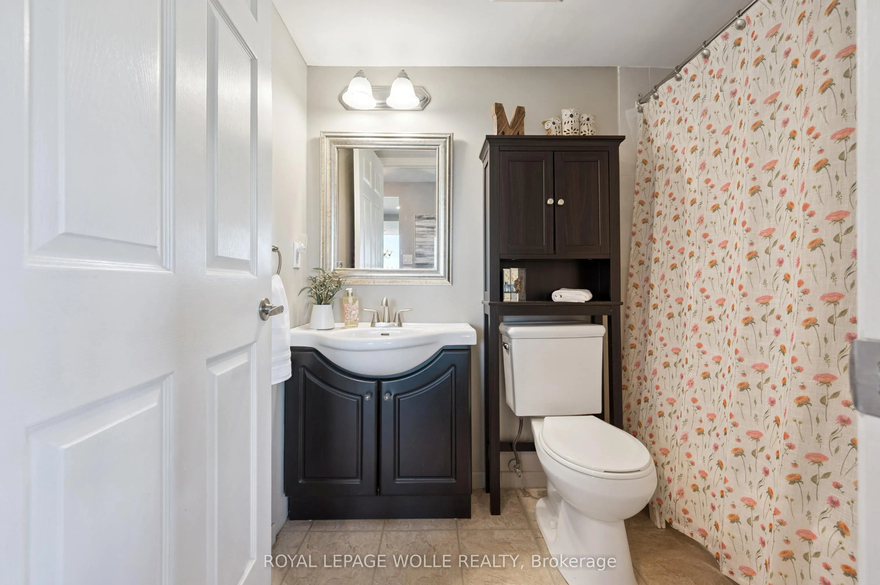 237 King Street W, #703