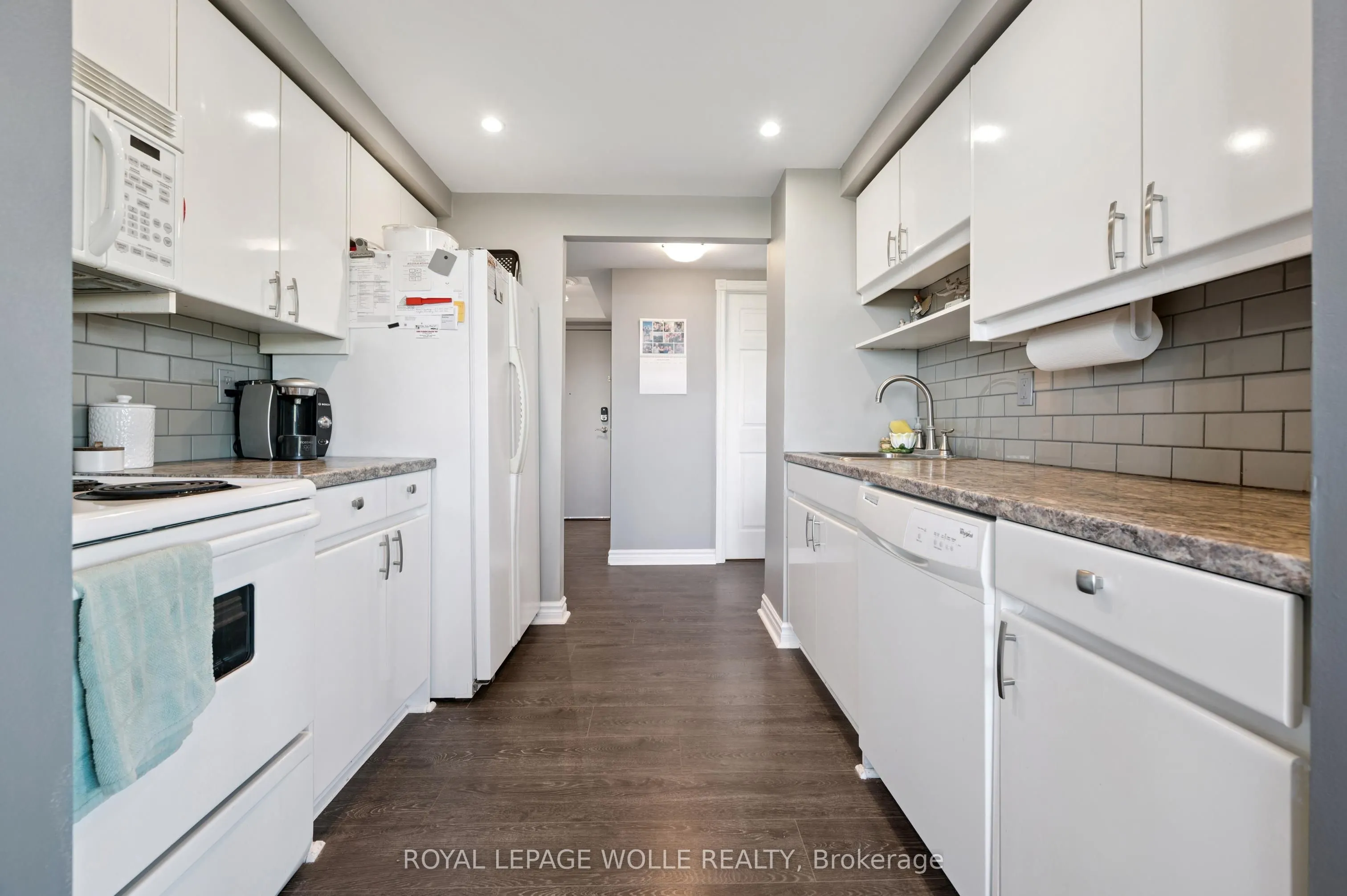 237 King Street W, #703