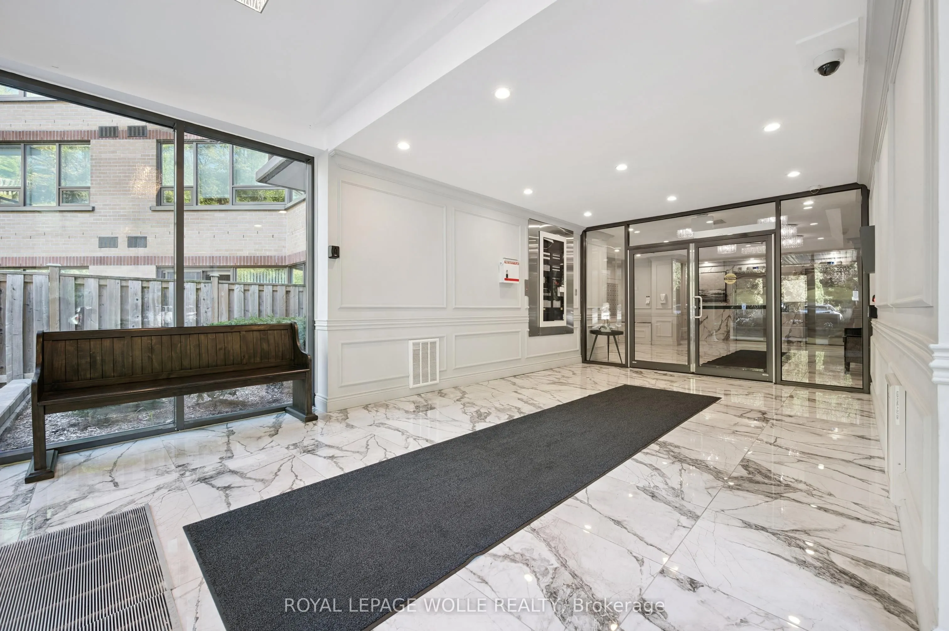 237 King Street W, #703