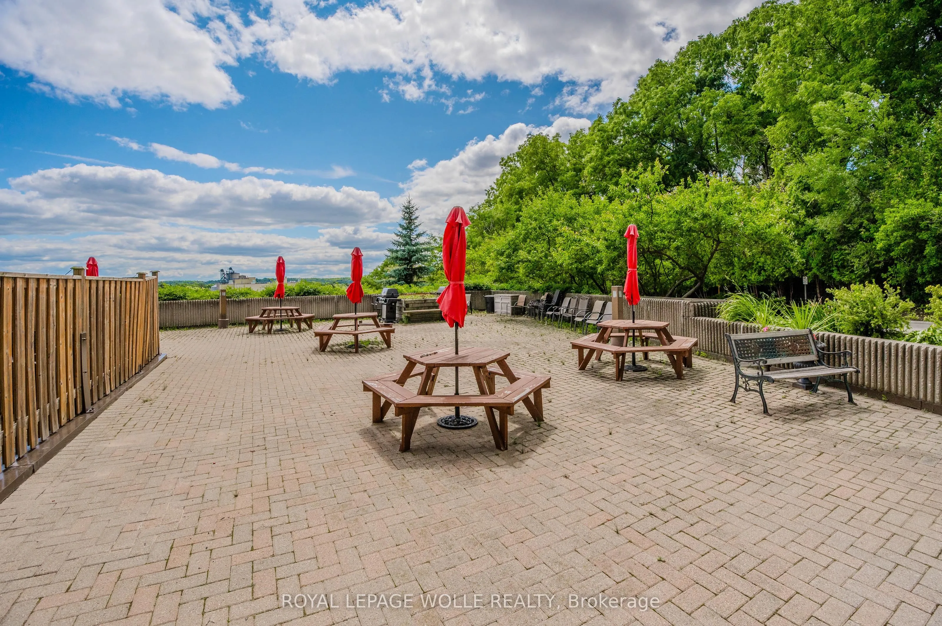 237 King Street W, #703