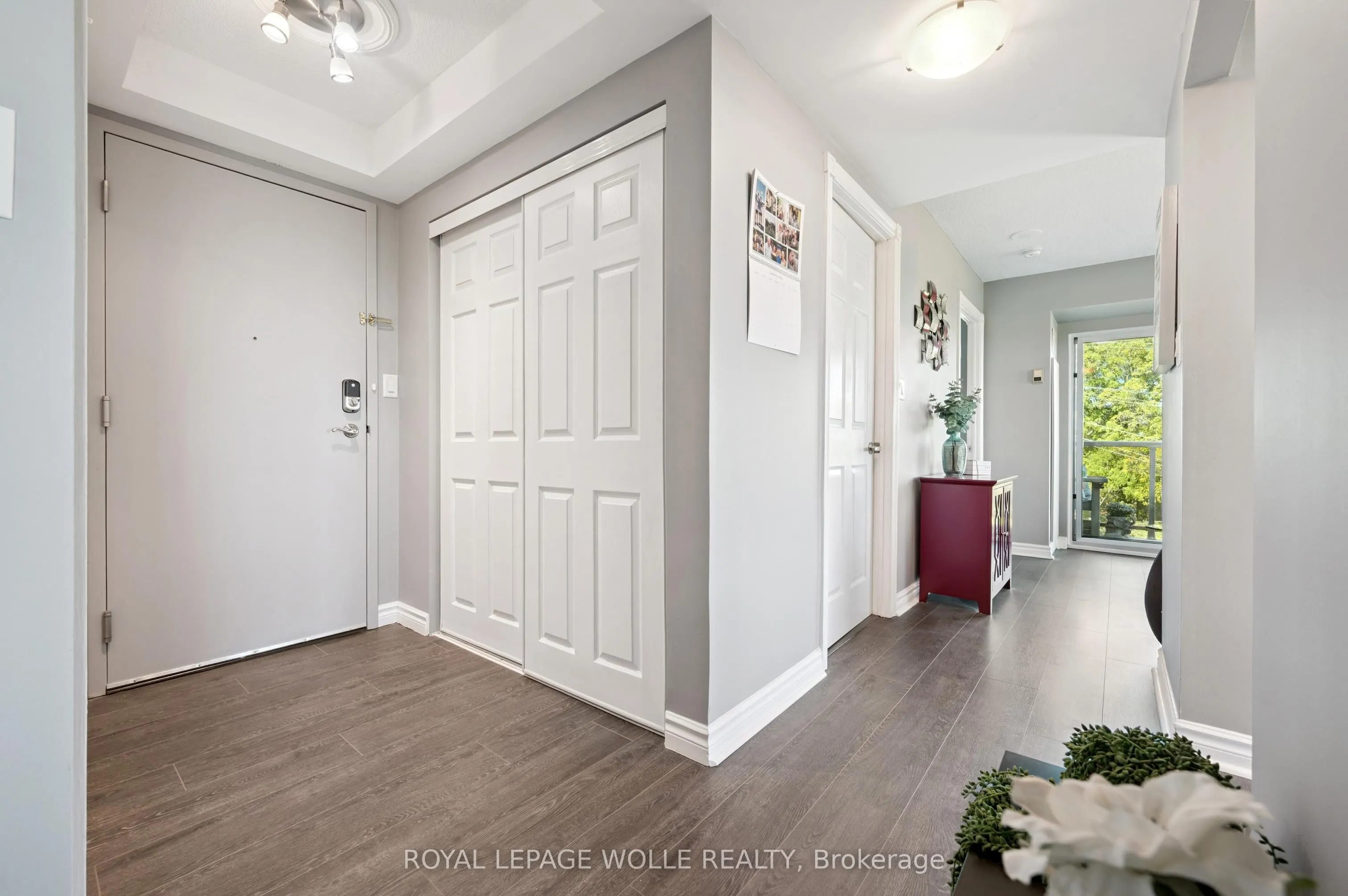 237 King Street W, #703