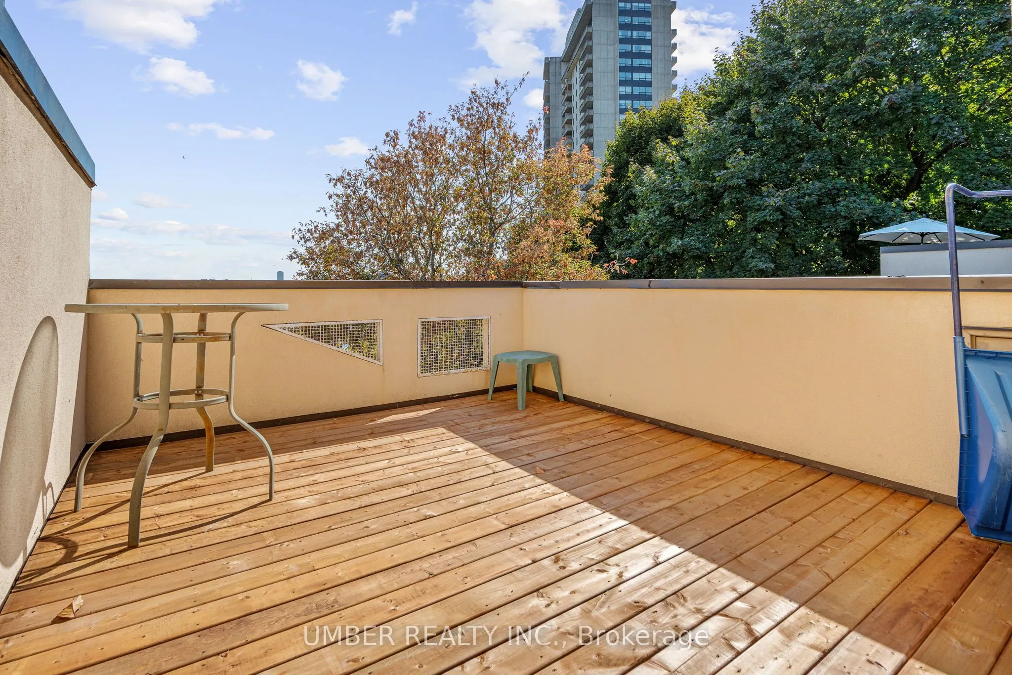 250 Fountain Place, #122D