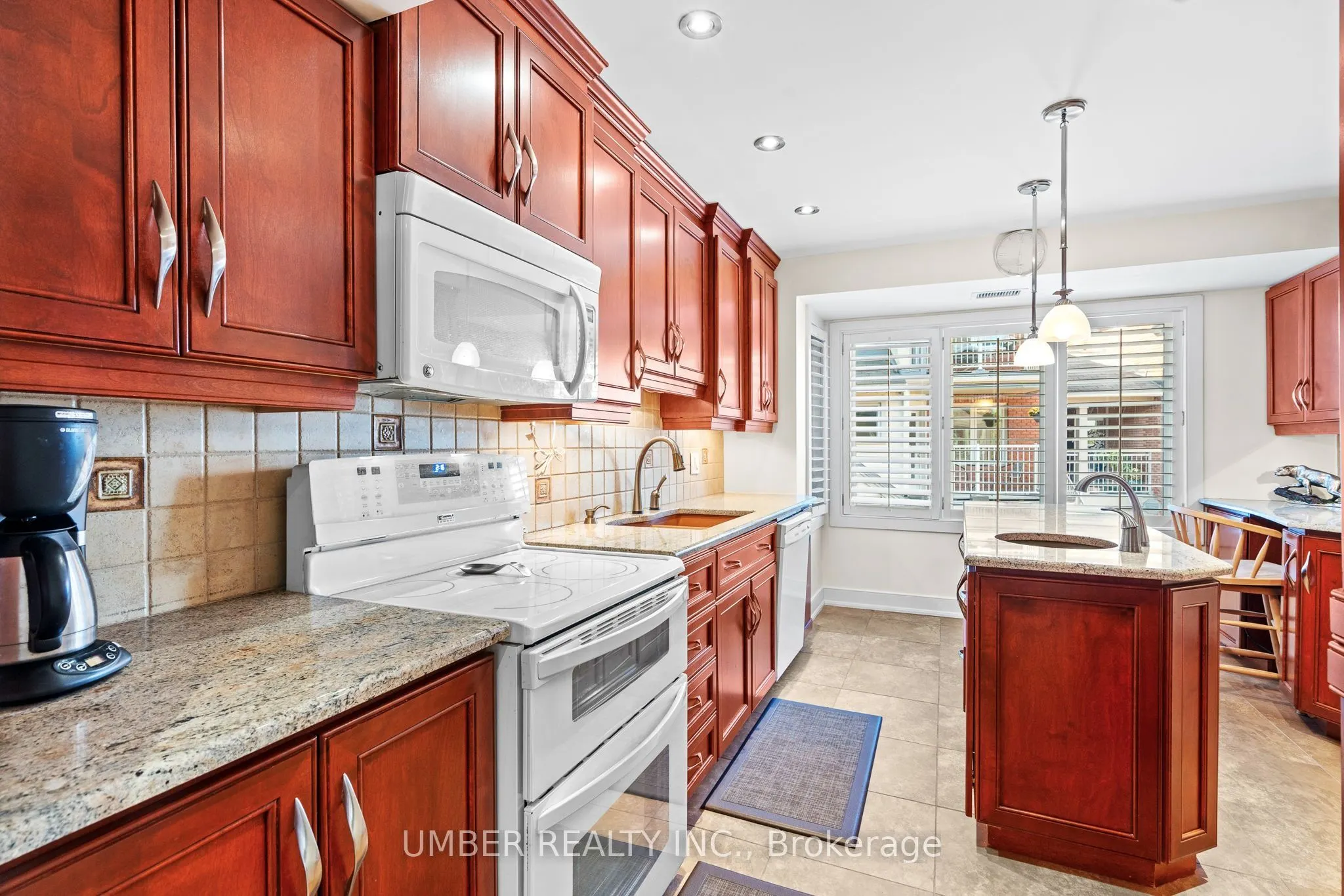 250 Fountain Place, #122D