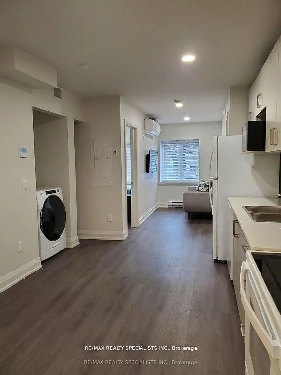 307 King Street, #202