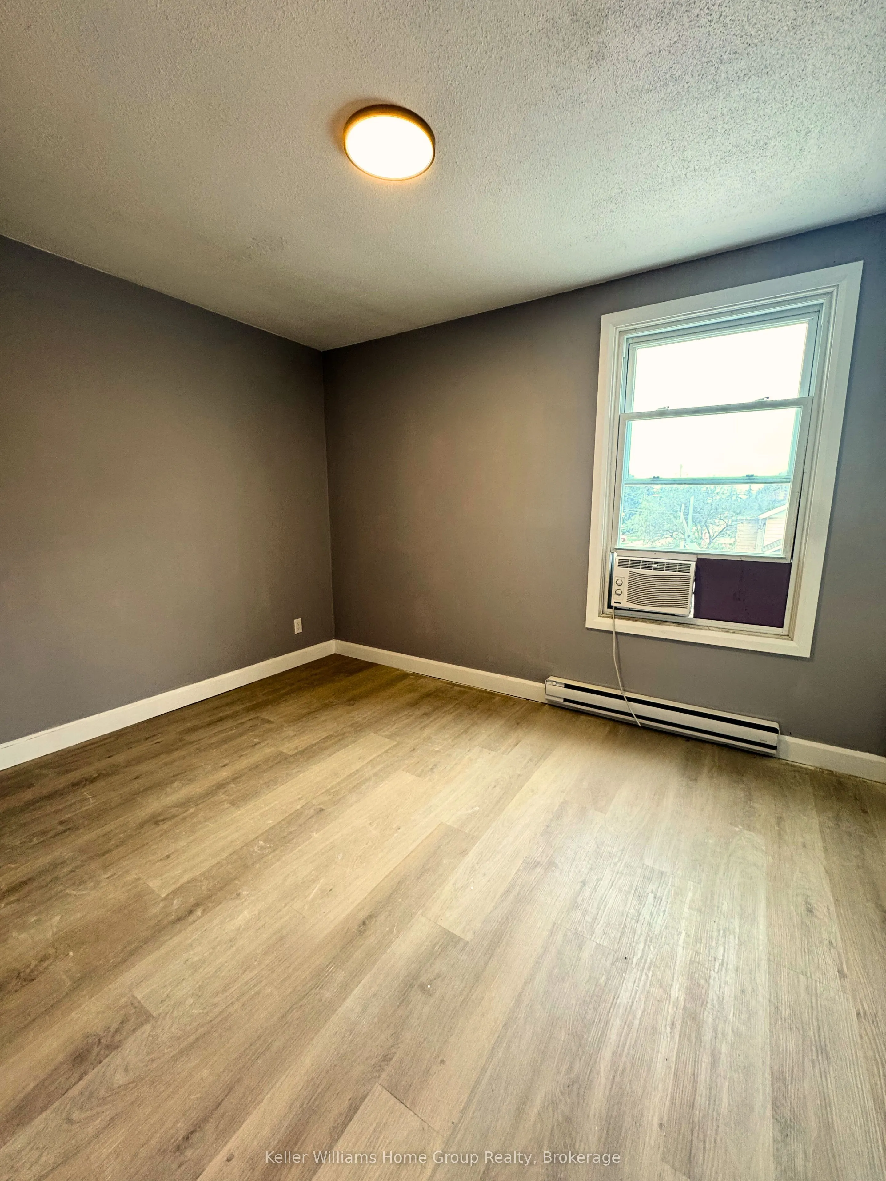 116 Elora Street S, #3