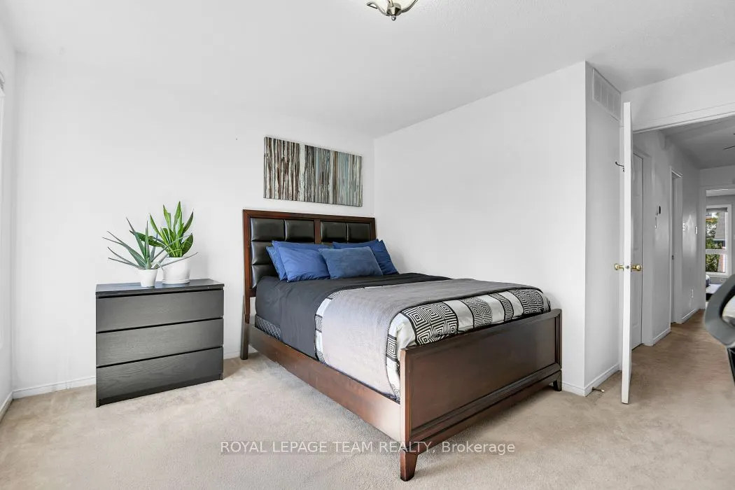 299 Nepean Street, #12