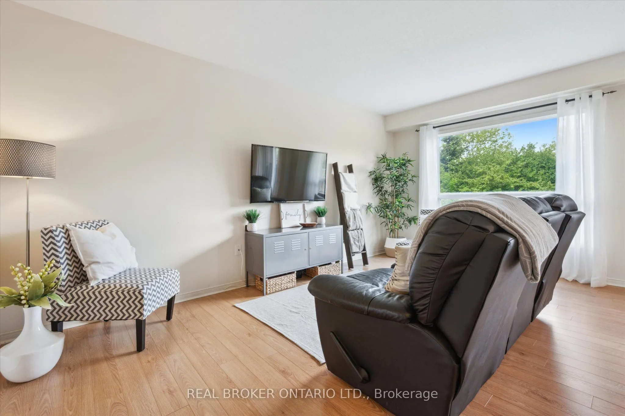 566 Bonavista Drive