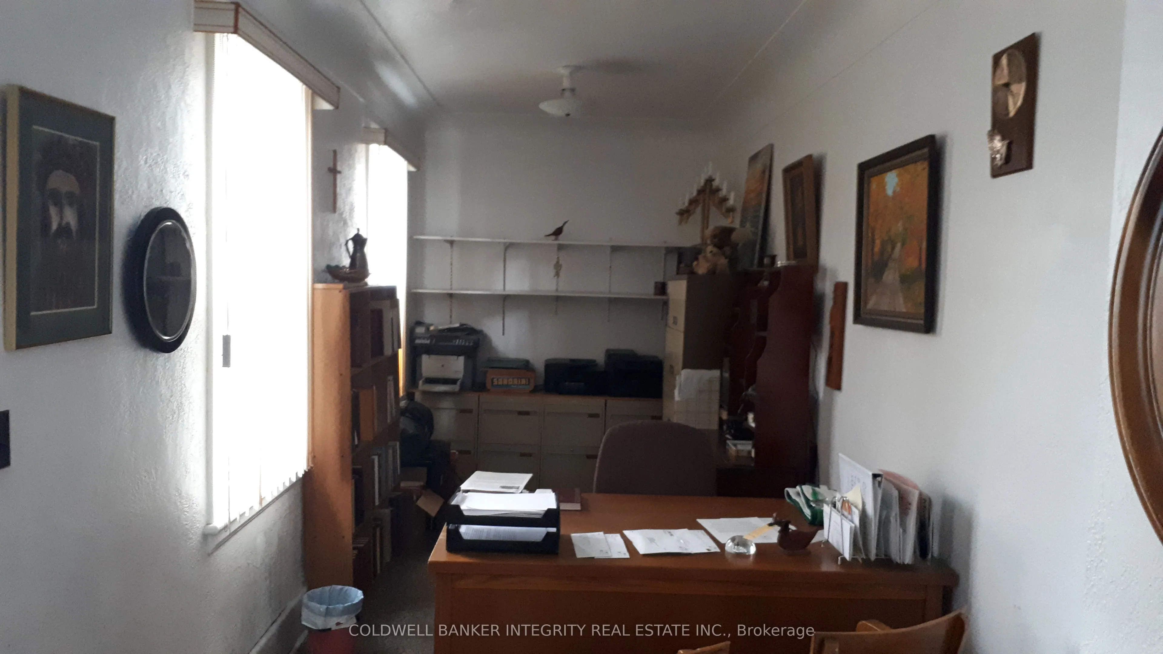 18 Victoria Avenue S