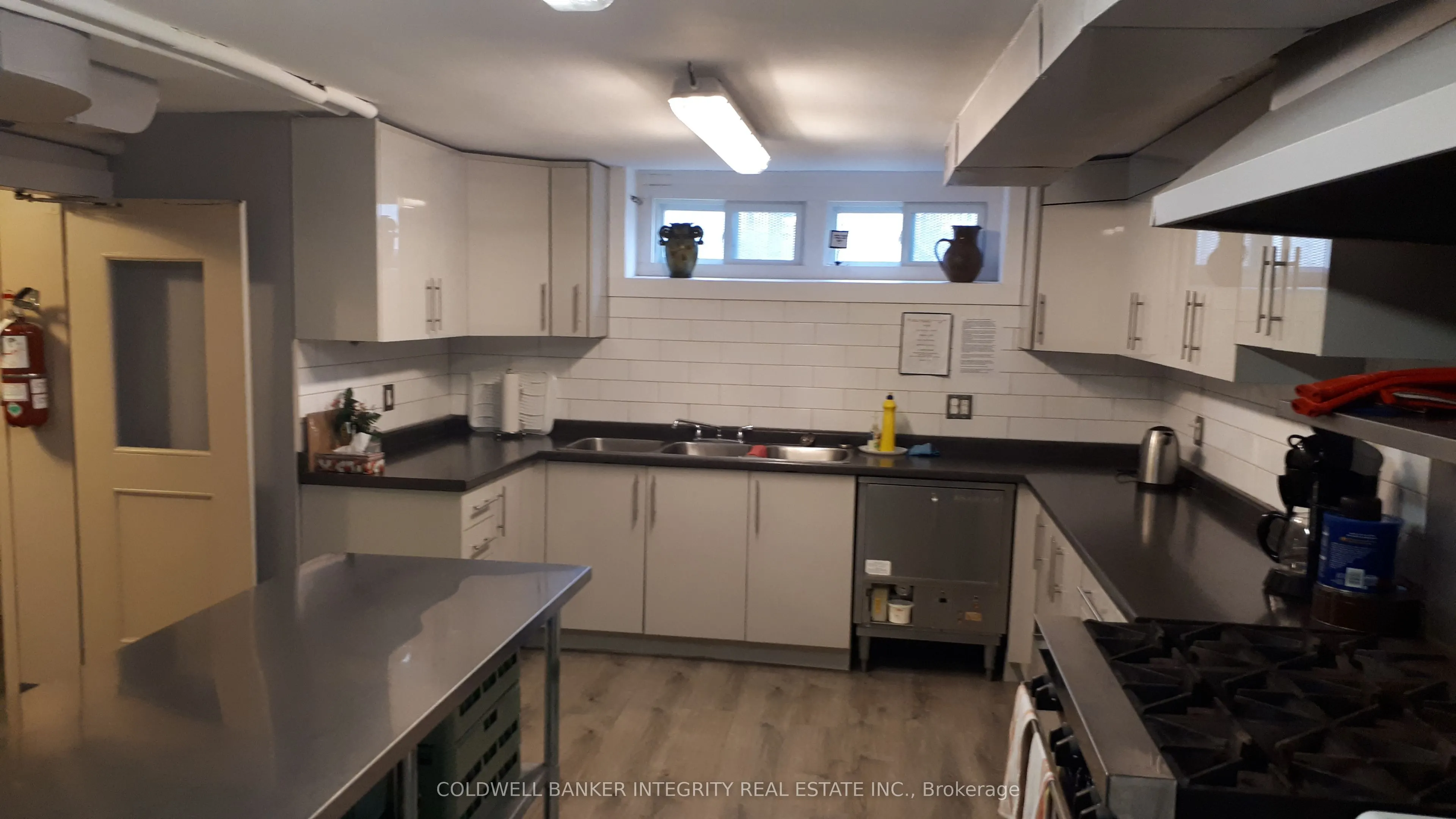 18 Victoria Avenue S