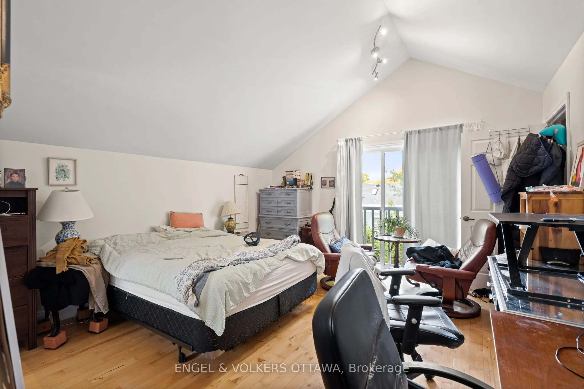116 Cambridge Street N, #A & B