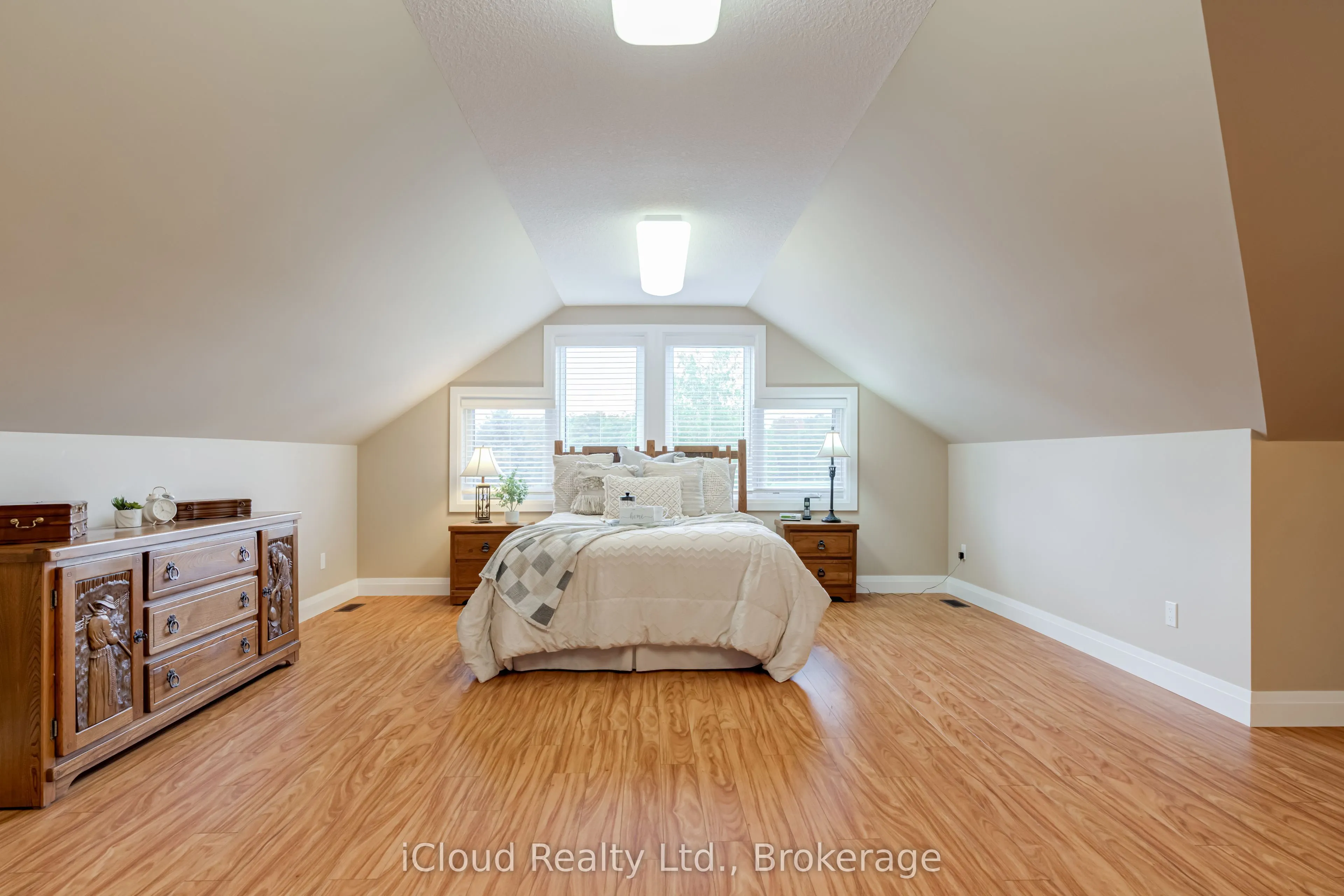 16 Highland Road