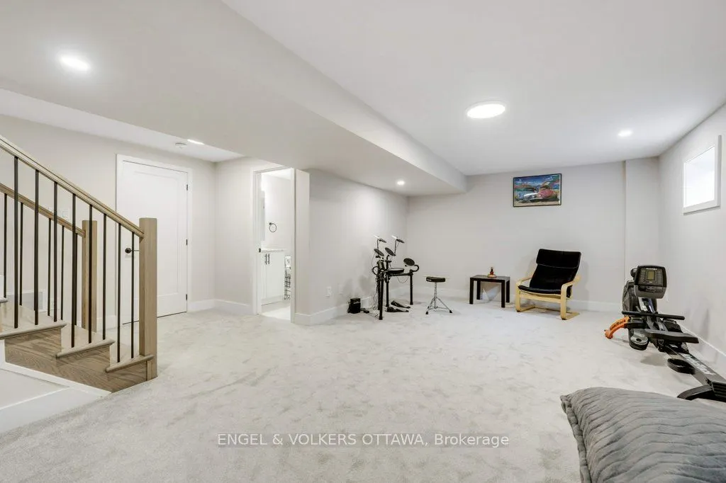 1010 Carden Lane
