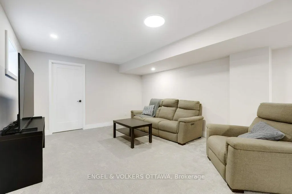 1010 Carden Lane