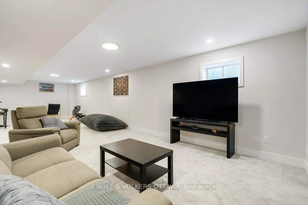 1010 Carden Lane