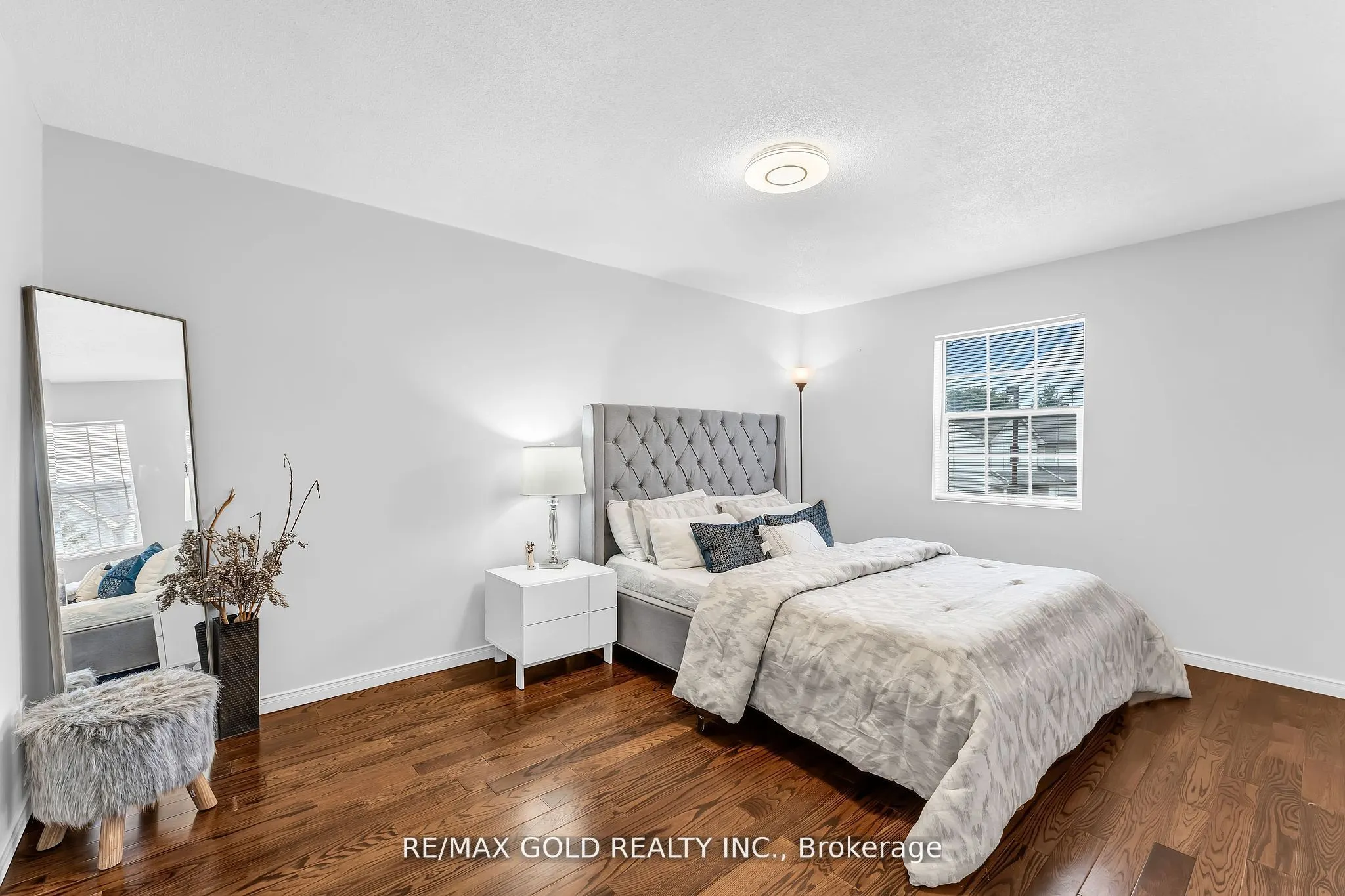 90 Mooregate Crescent, #34