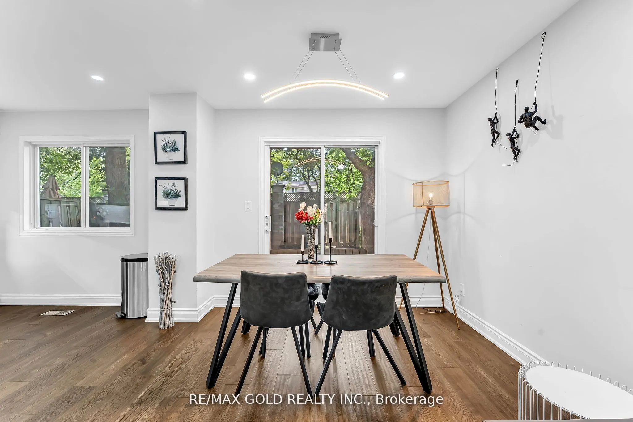 90 Mooregate Crescent, #34