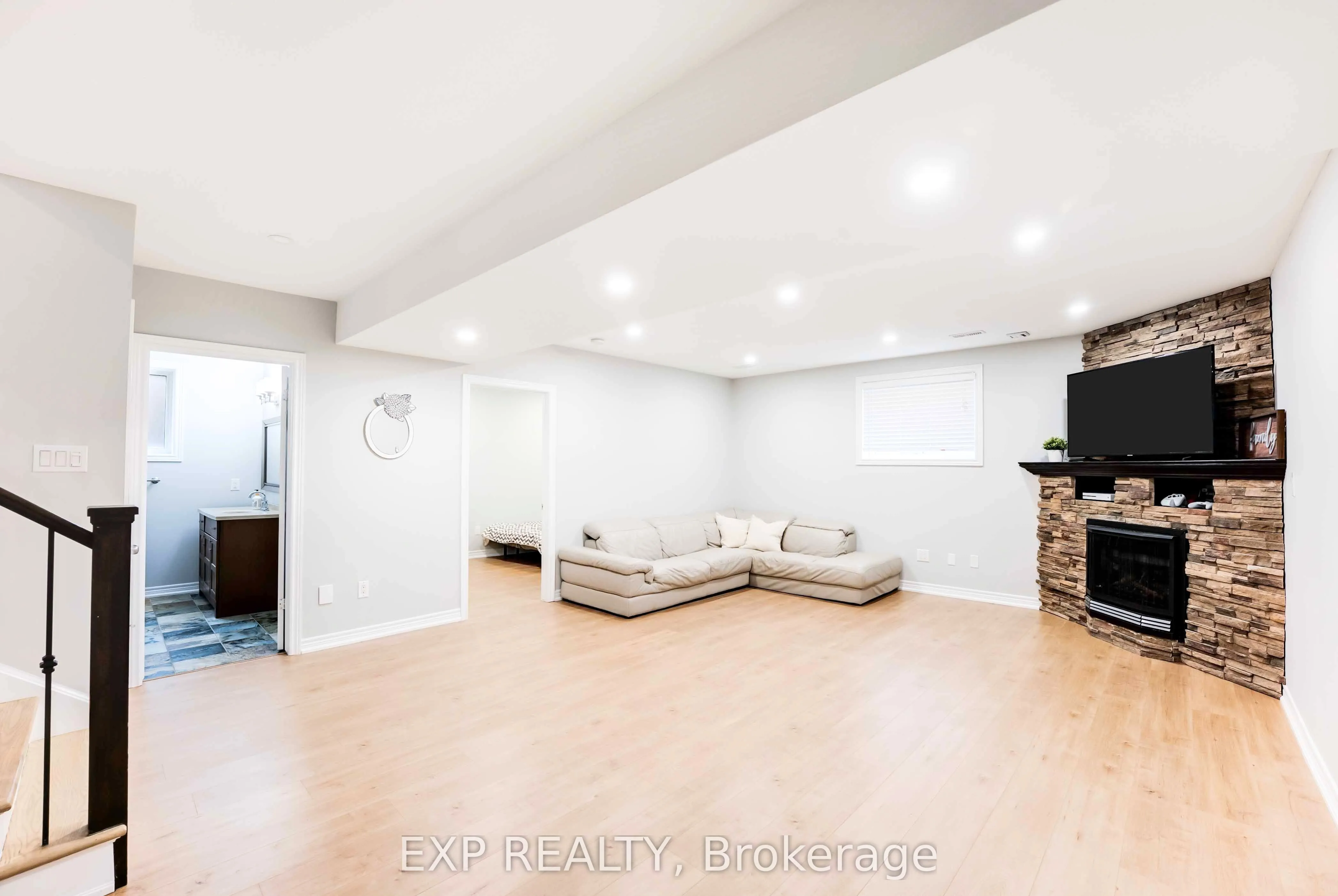 8583 Forestview Boulevard