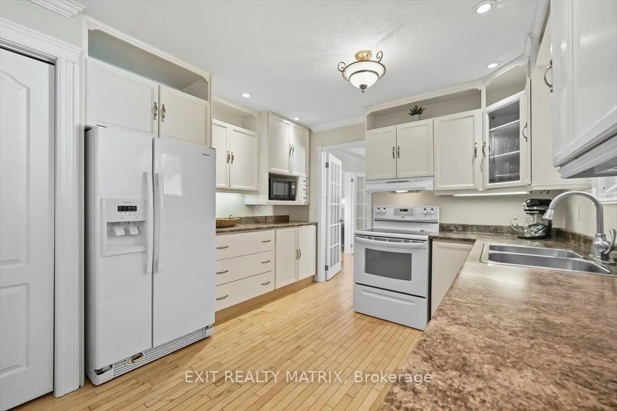159 DUNLOP Crescent