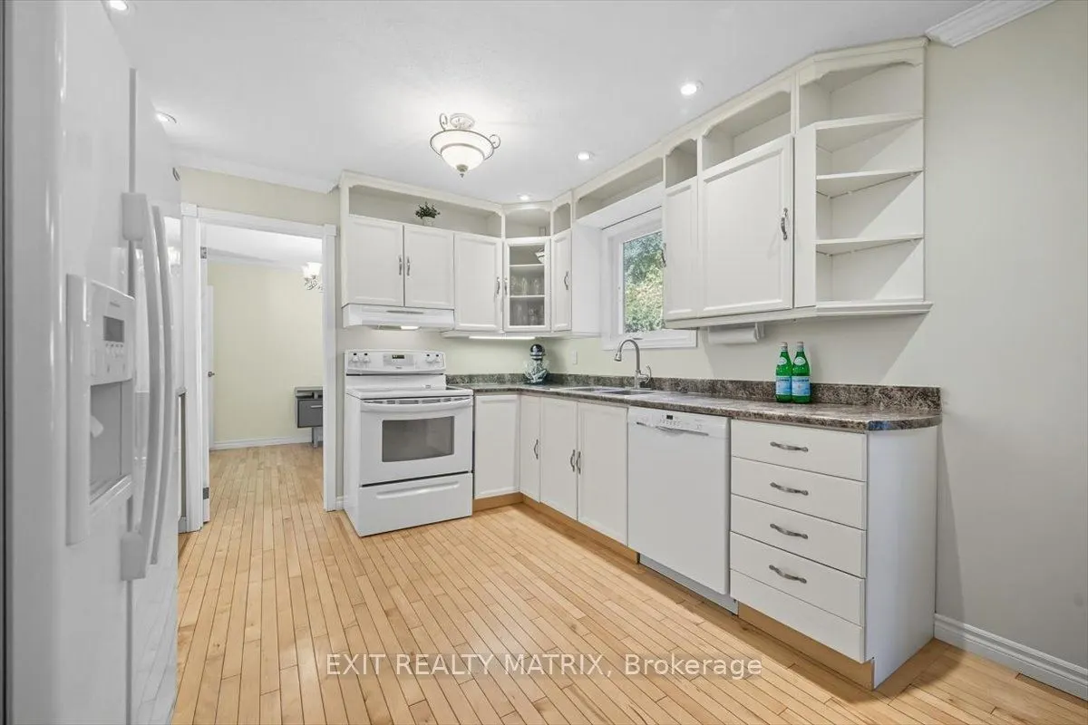 159 DUNLOP Crescent