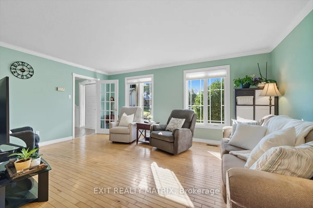 159 DUNLOP Crescent