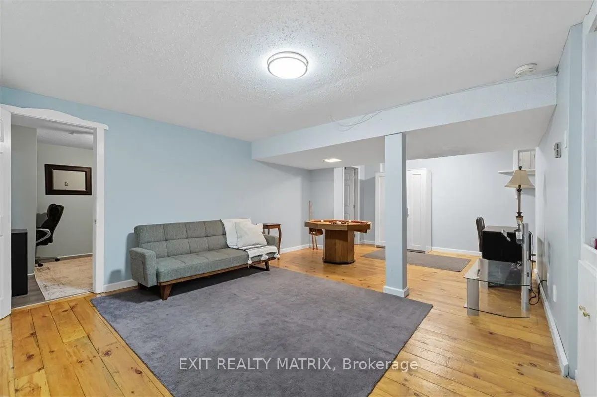 159 DUNLOP Crescent