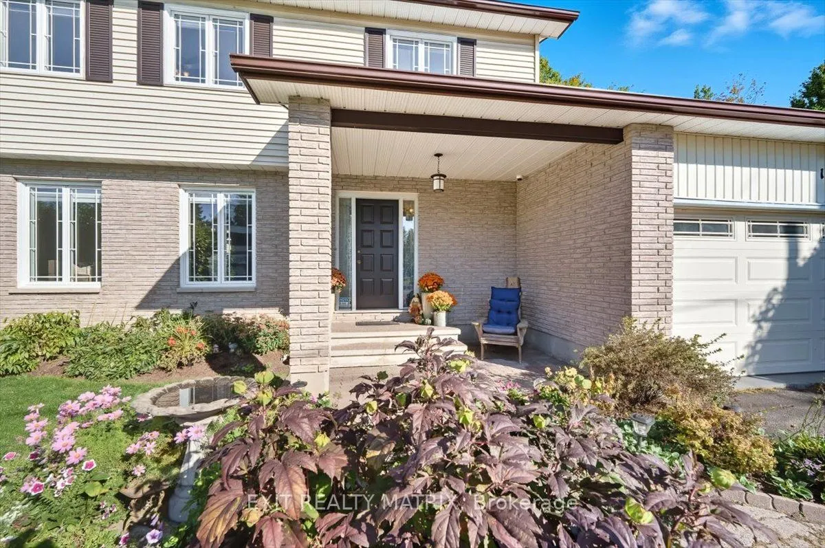 159 DUNLOP Crescent