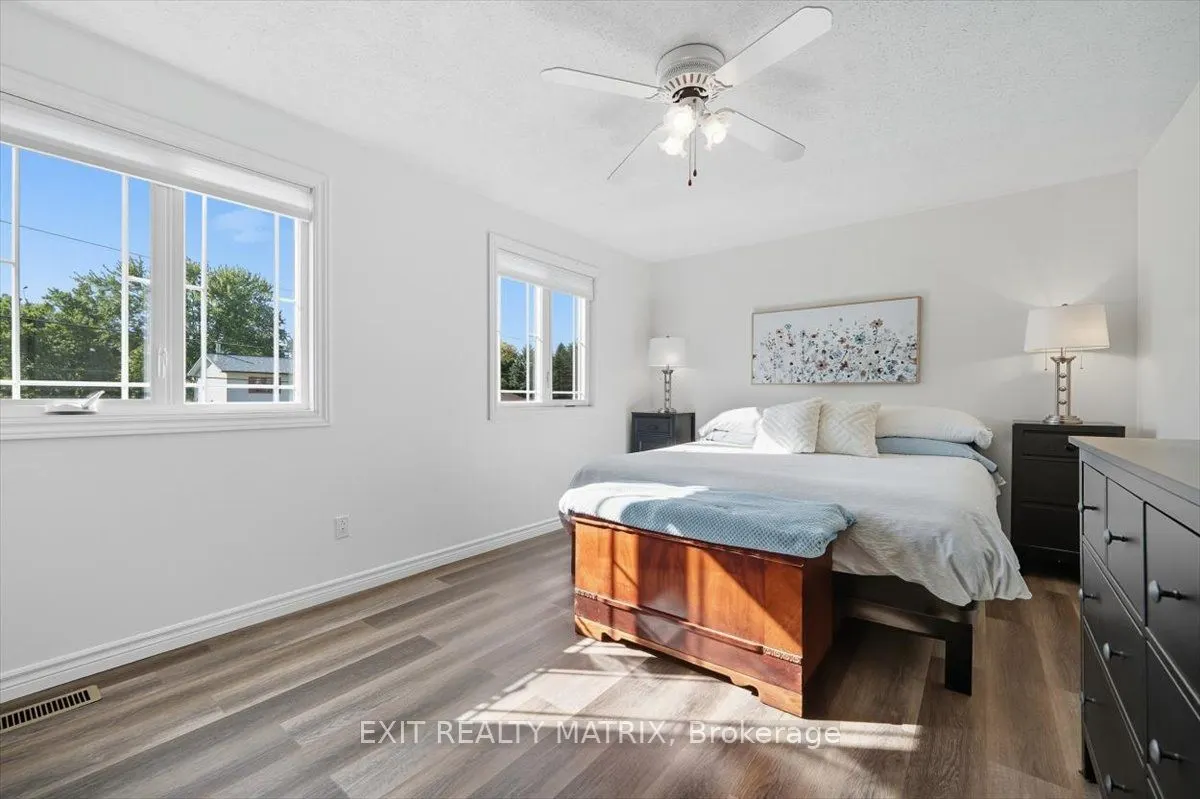 159 DUNLOP Crescent