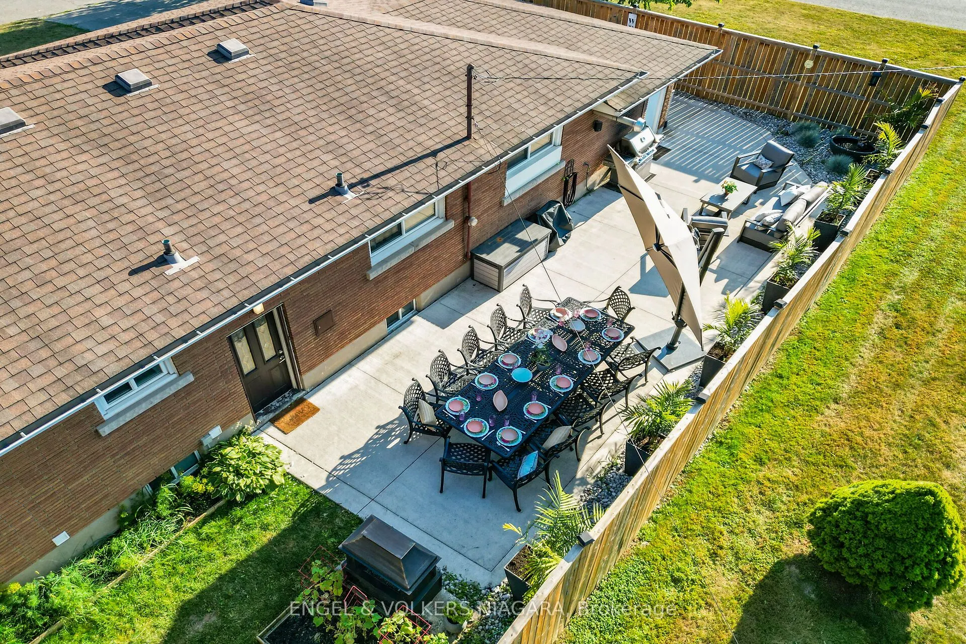 90 Rose Avenue