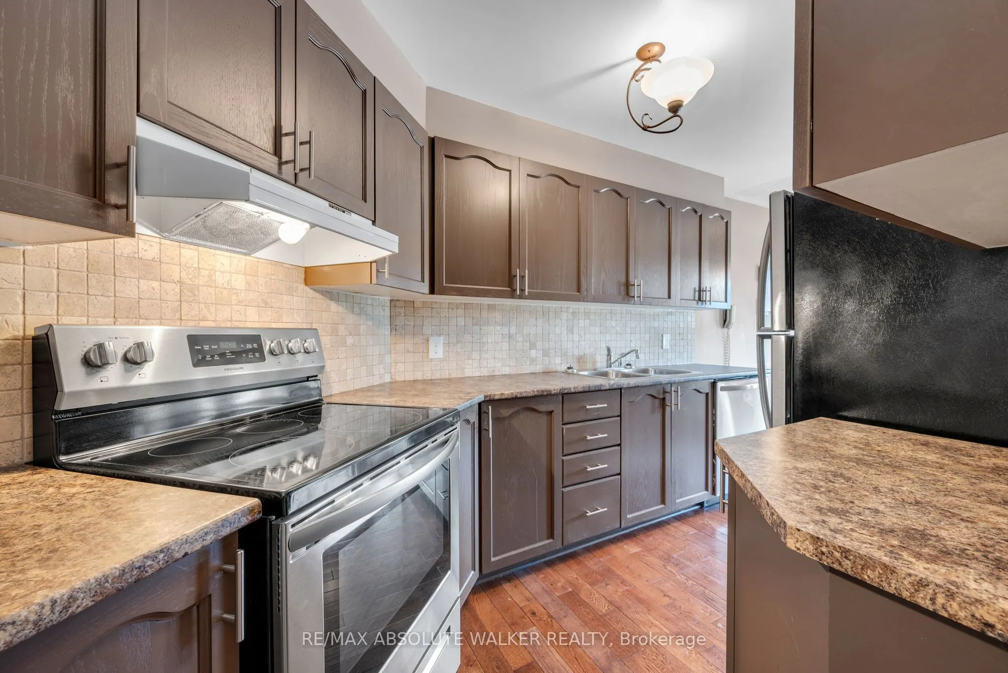 1647 Locksley Lane