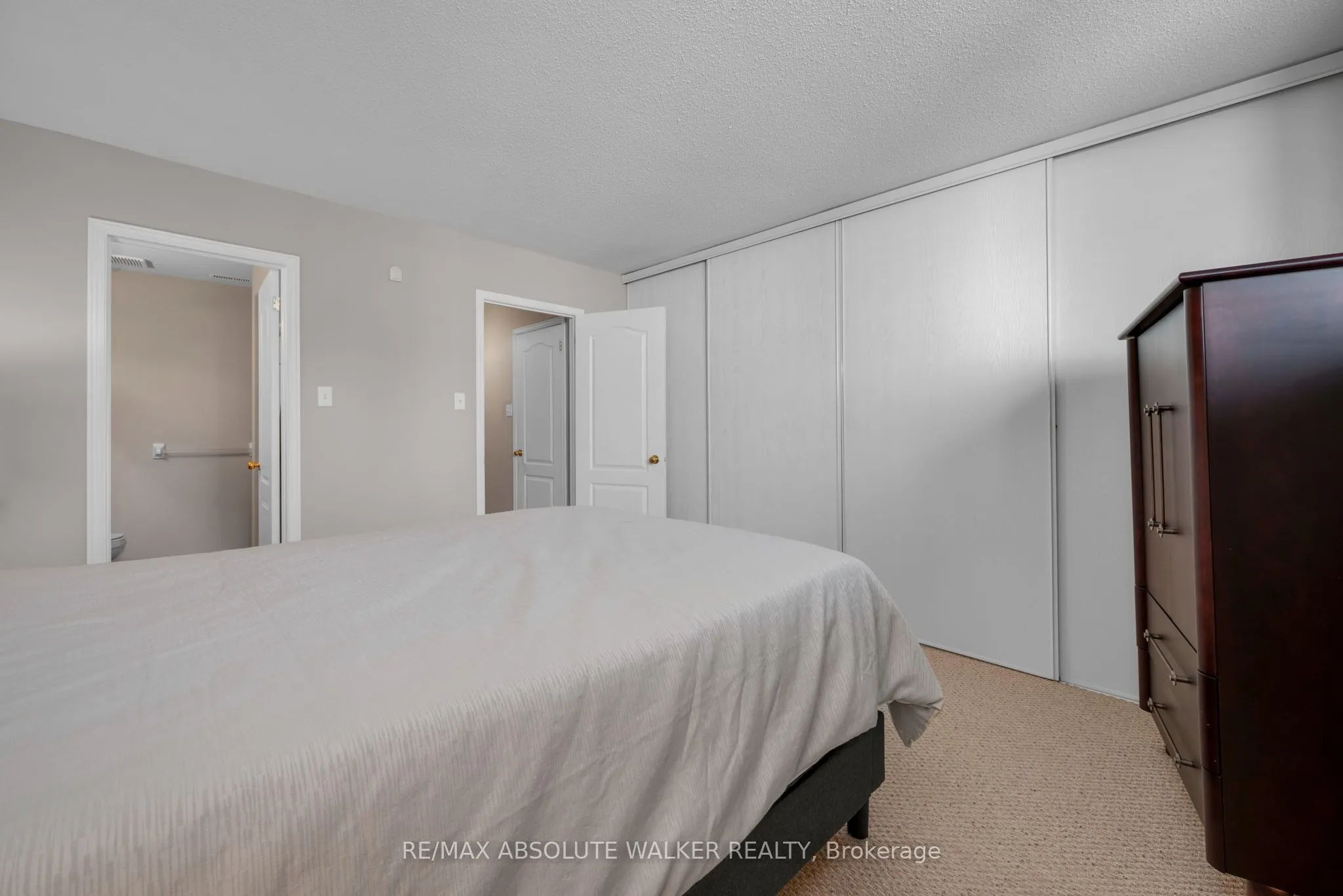 1647 Locksley Lane