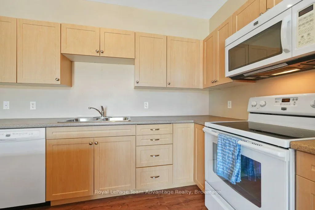20A Silver Birch Court, #203