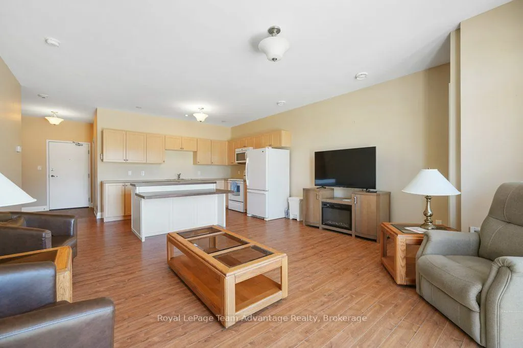20A Silver Birch Court, #203