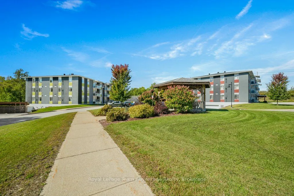 20A Silver Birch Court, #203