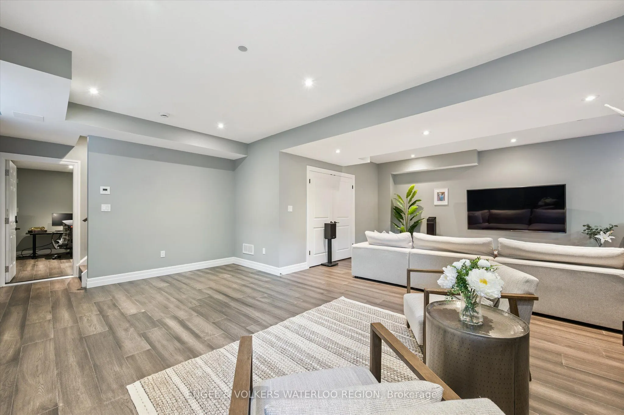 928 Pioneer Grove Court