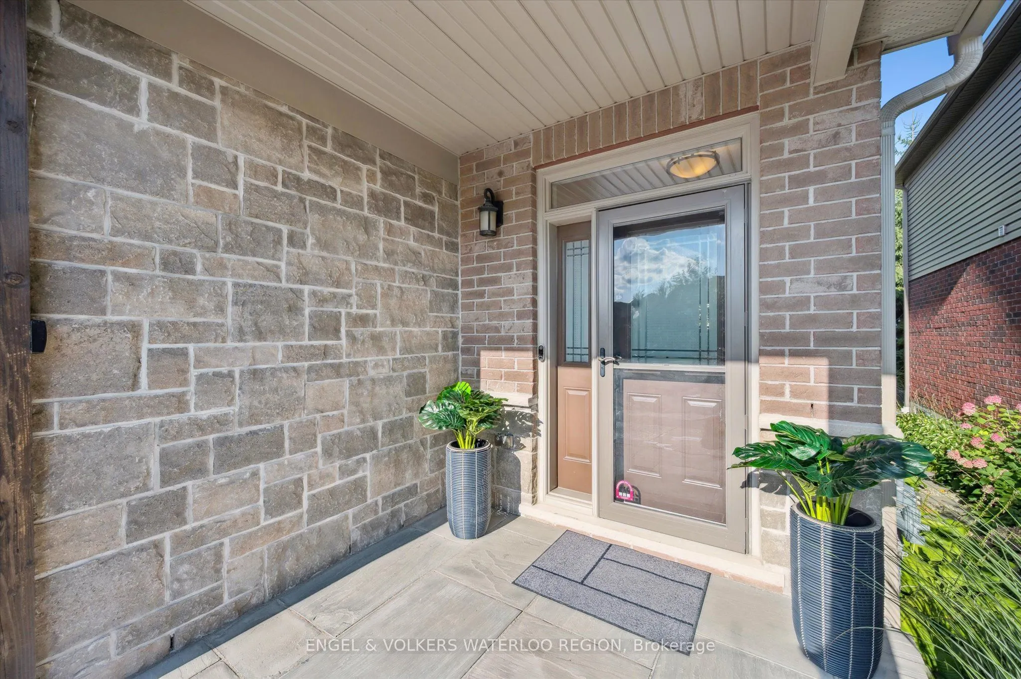 928 Pioneer Grove Court