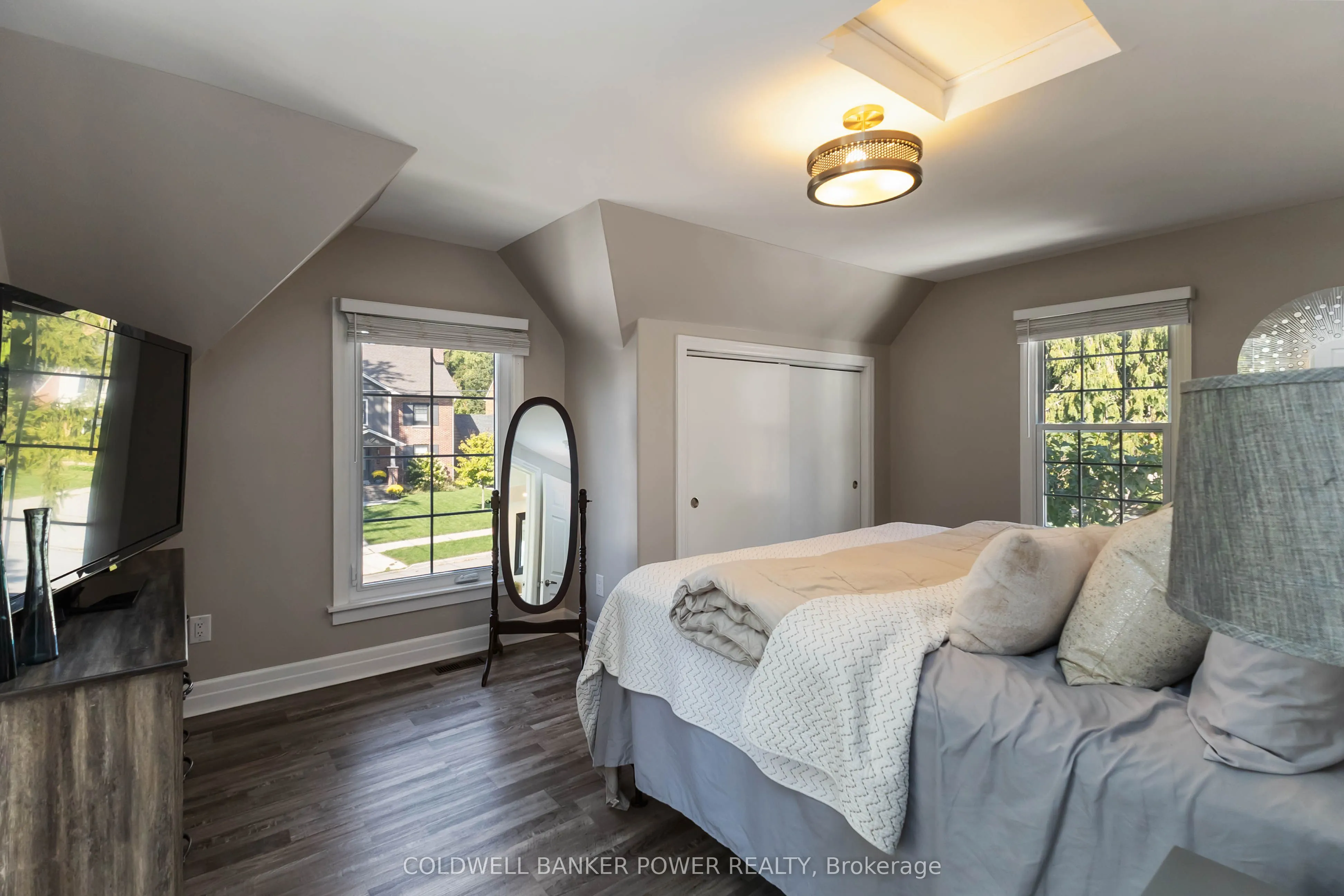 145 Elworthy Avenue