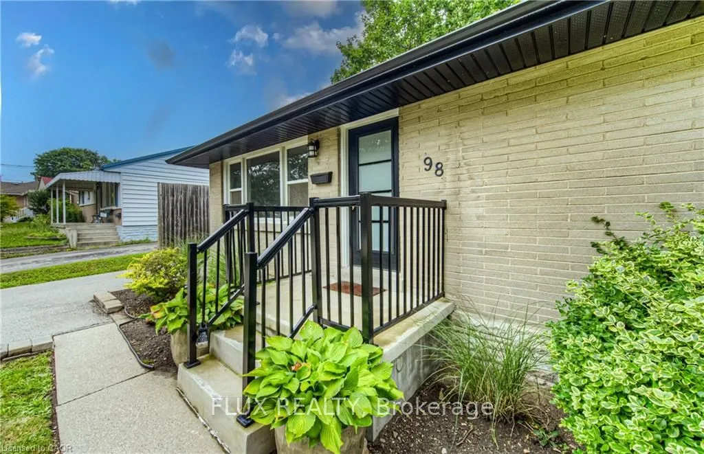 98 Harber Avenue