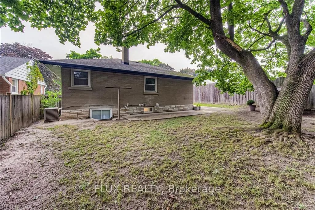 98 Harber Avenue