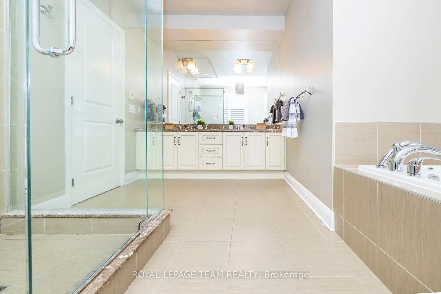 213 CABRELLE Place E