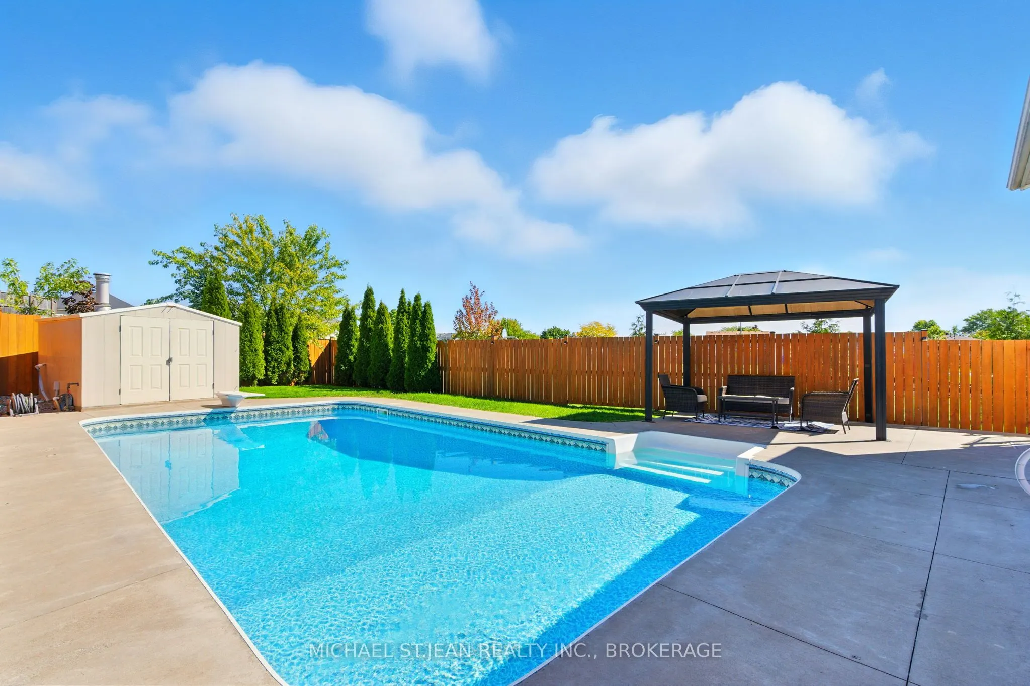 320 Winterberry Boulevard