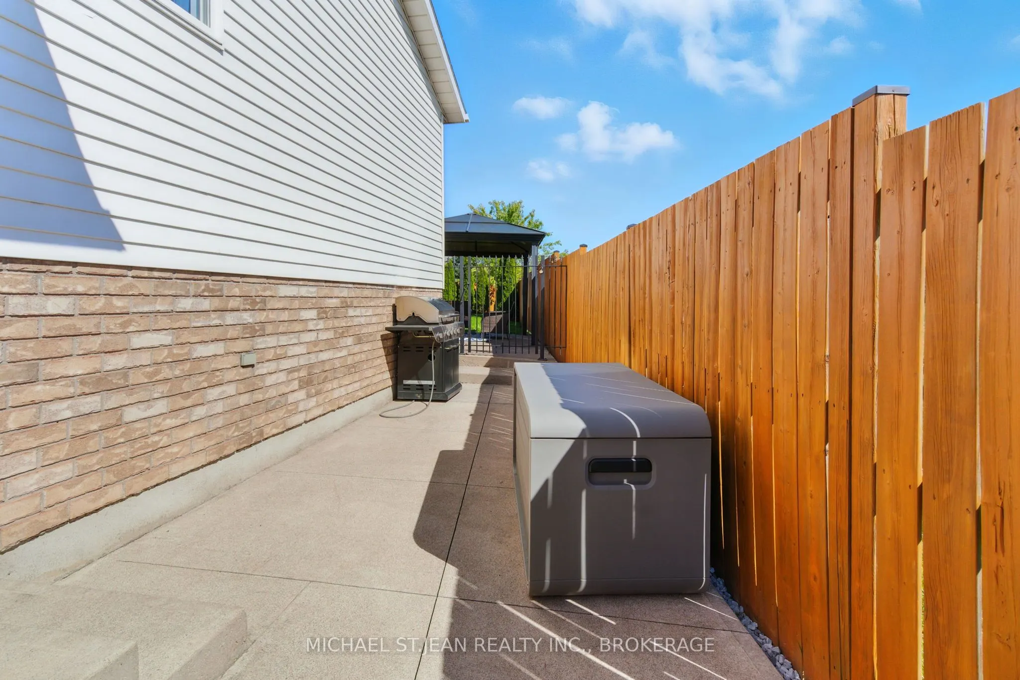 320 Winterberry Boulevard