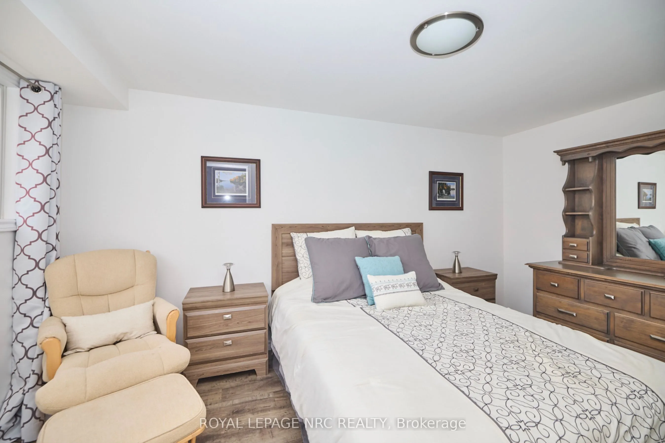 28 Ramsey Street E