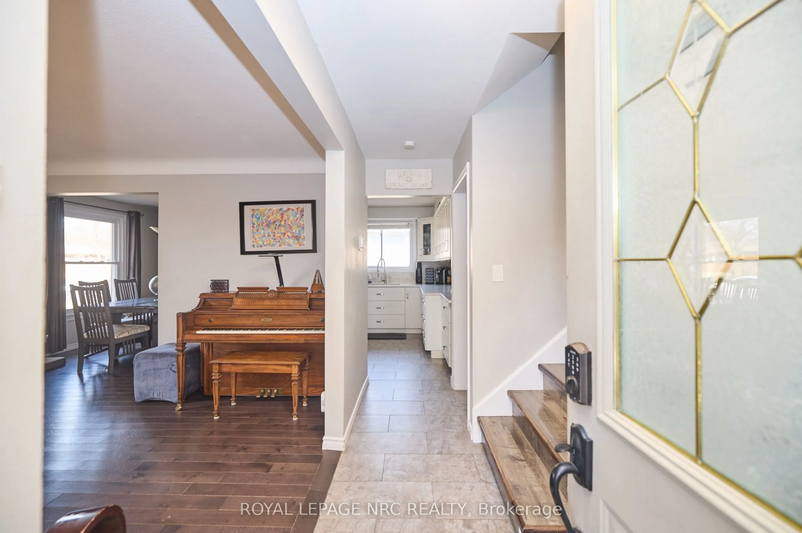 28 Ramsey Street E