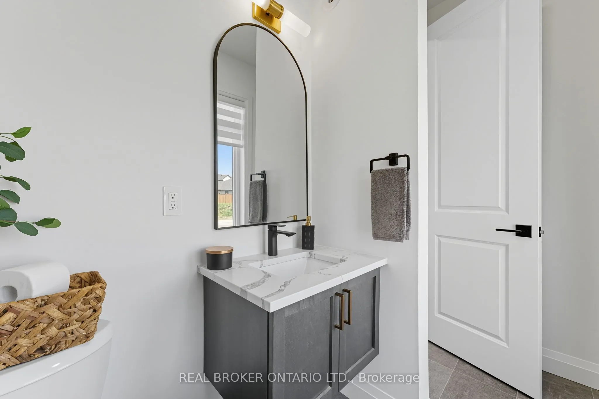 242 Mount Pleasant Street, #4