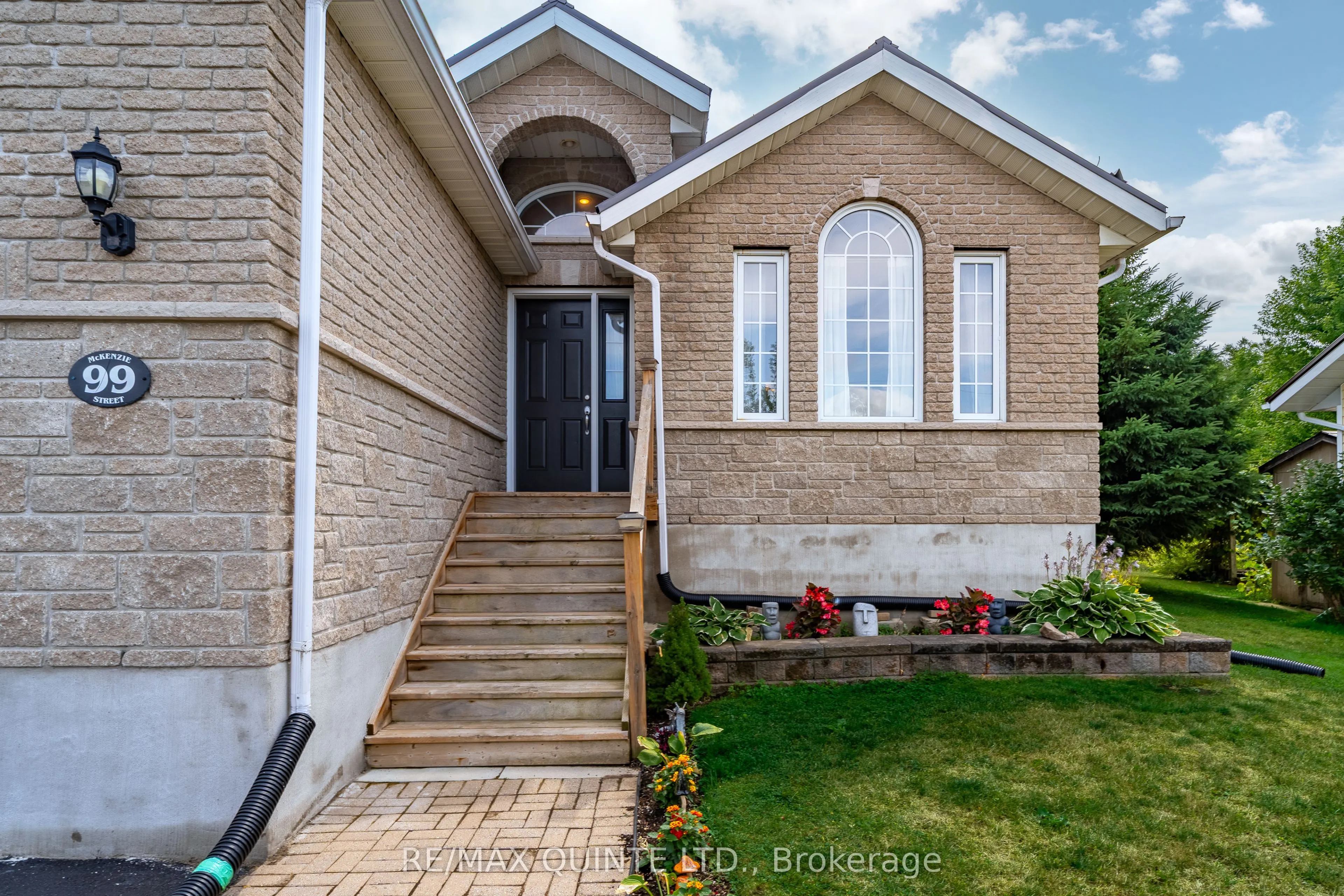 99 Mckenzie Street