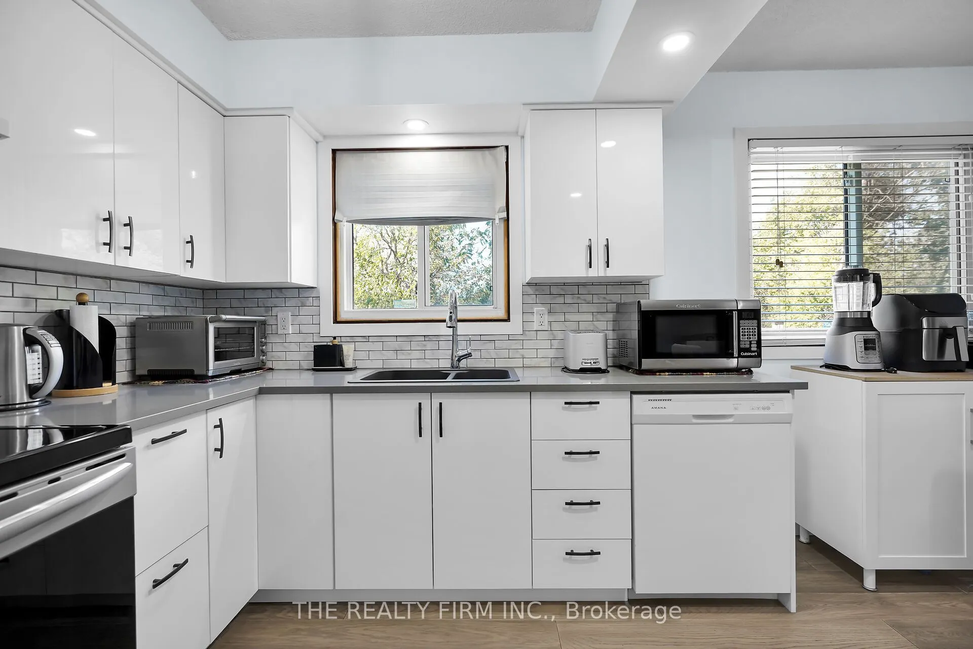 86 Mackay Avenue